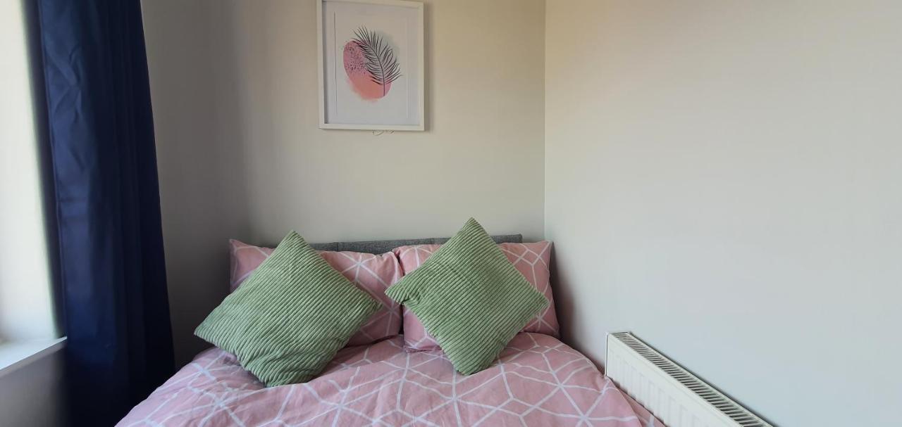 Stoke City House Apartment Etruria ภายนอก รูปภาพ