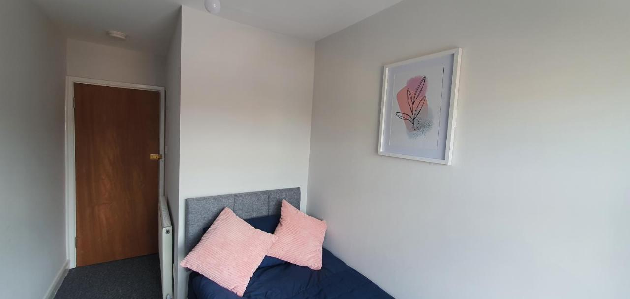 Stoke City House Apartment Etruria ภายนอก รูปภาพ